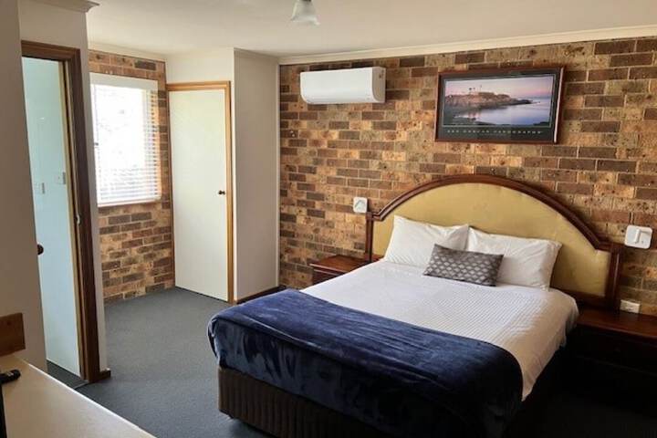 Room 8 of 21