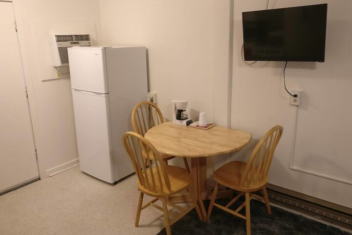 Room 10 of 32