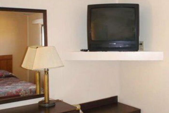 Room 8 of 17