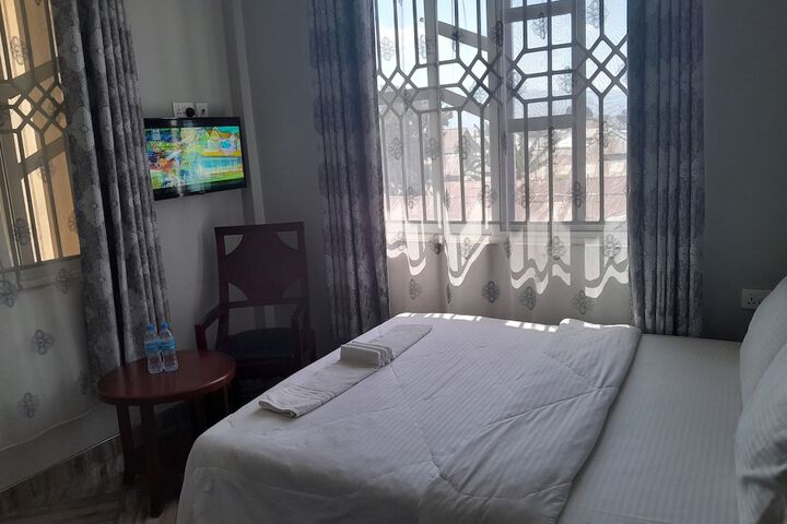 Room 17 of 74