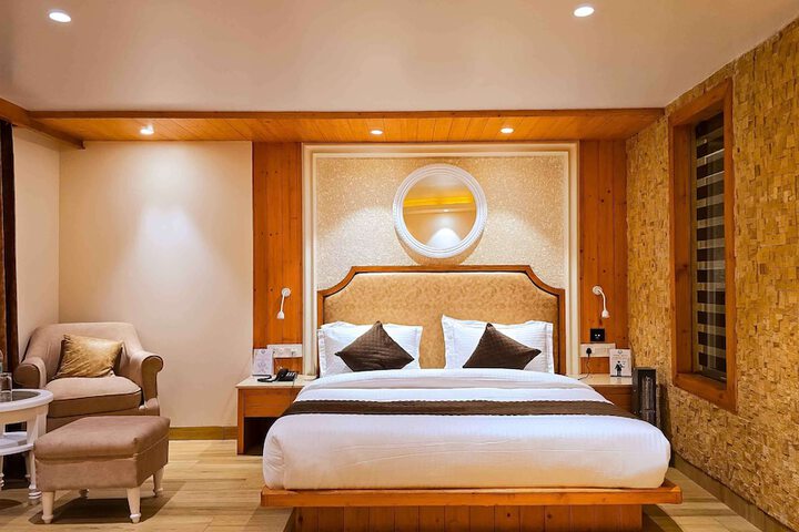 Room 26 of 48