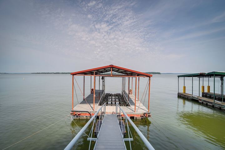 Waterfront Grove Retreat w / Dock: cedar Ridge'