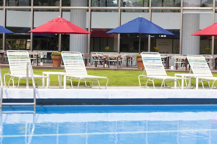 Hotel Pool
