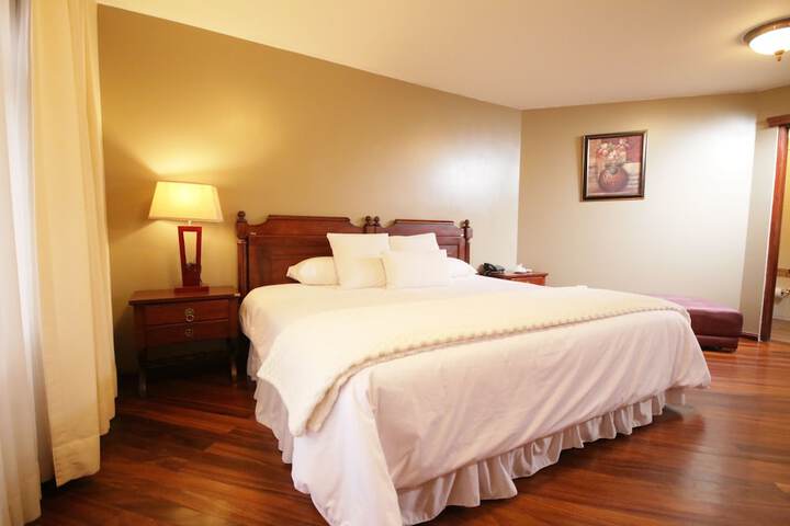 Room 4 of 50