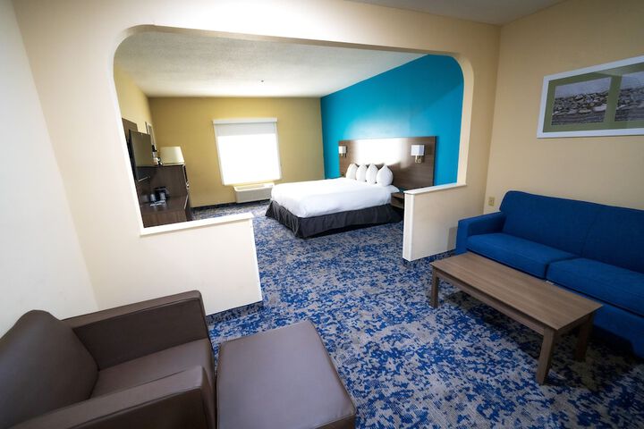 Room 9 of 28