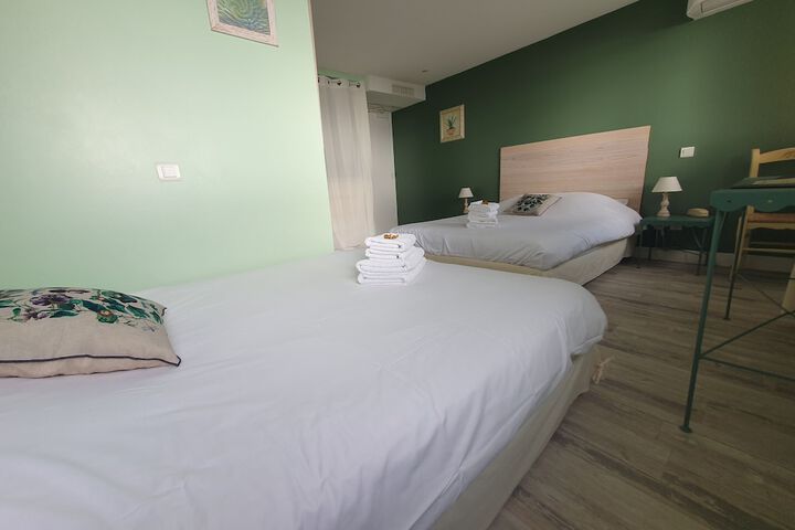 Room 40 of 103