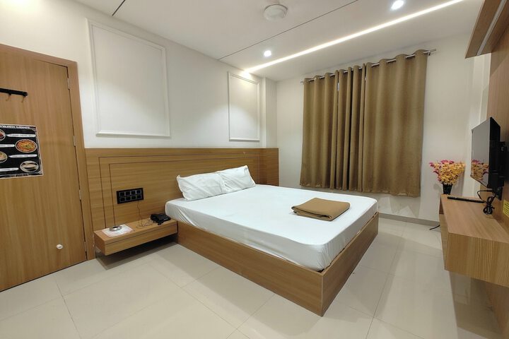 Room 7 of 24