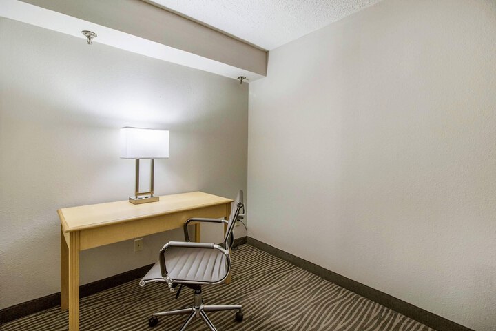 Room 29 of 53