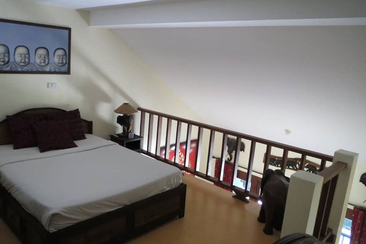 Room 4 of 20