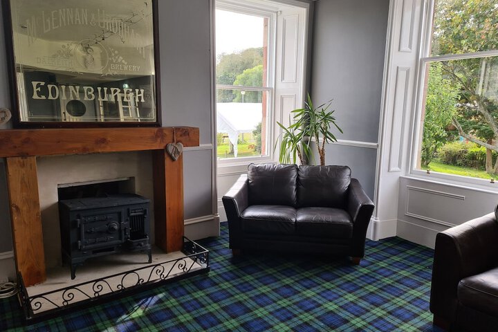 Lounge 30 of 50