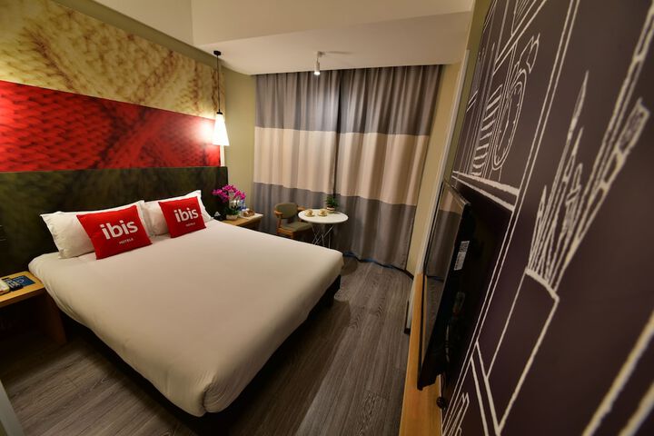 Room 8 of 54