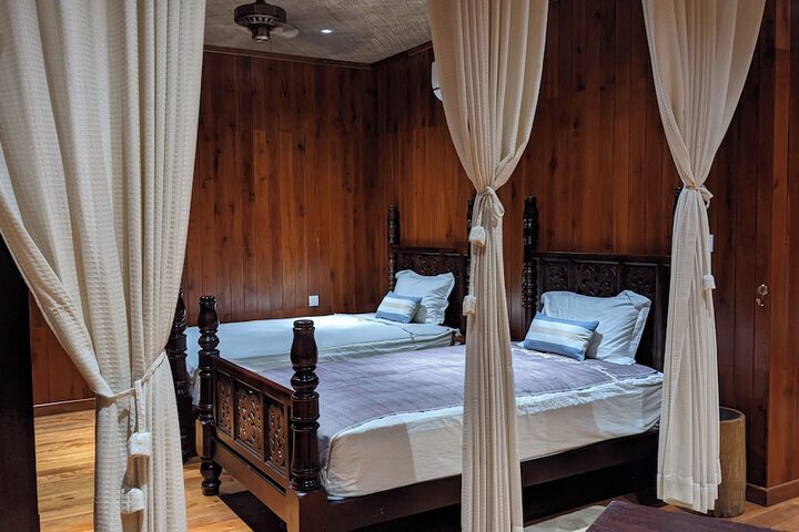 Room 5 of 44