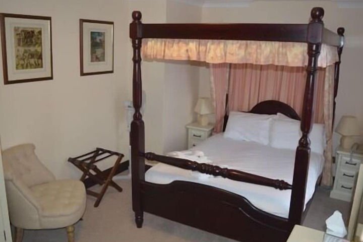 Room 52 of 140