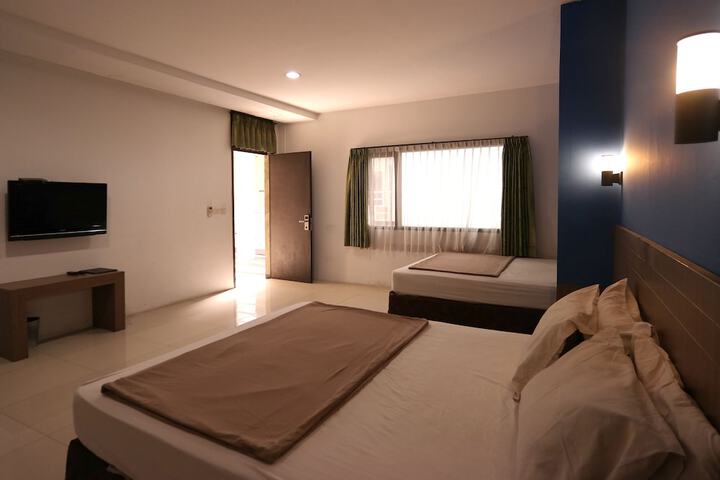 Room 7 of 23