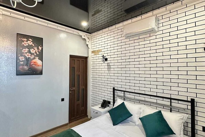 Room 10 of 126