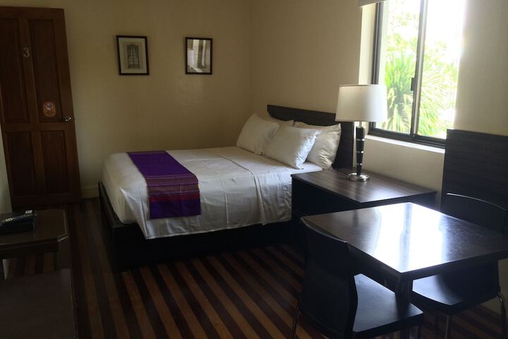 Room 8 of 161