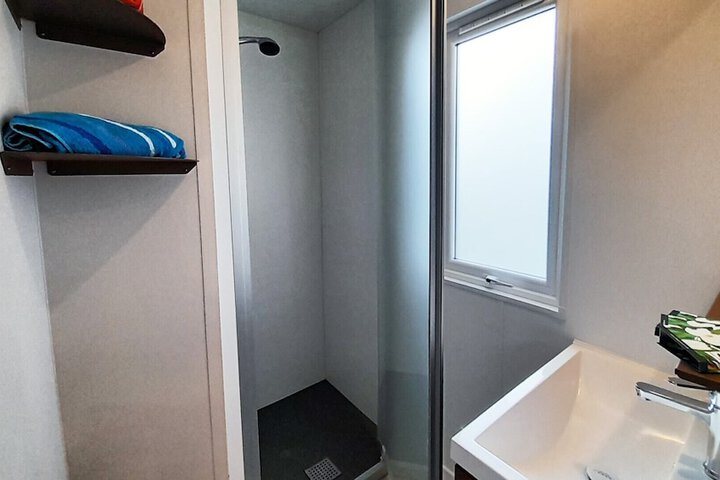 Room 136 of 182