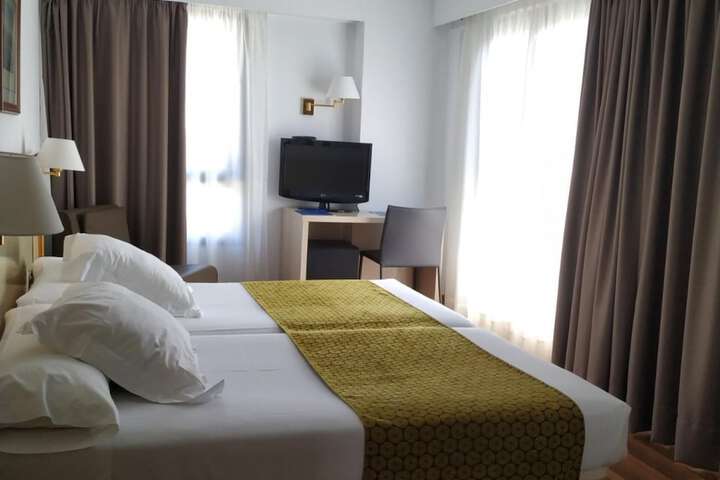 Room 3 of 30
