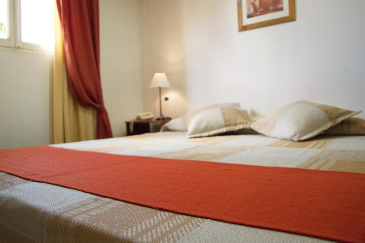 Room 10 of 42