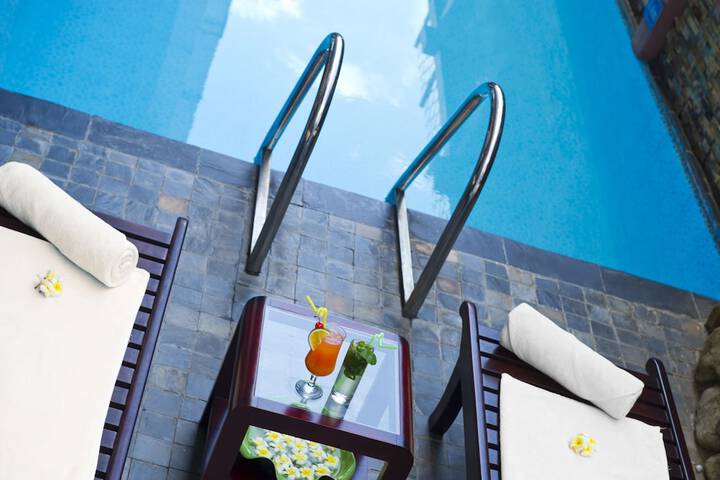 Pools & Facilities