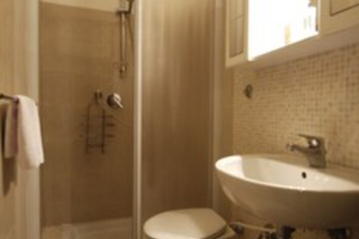 Room 2 of 16