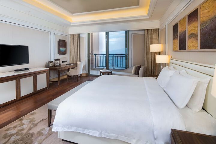 Room 28 of 114