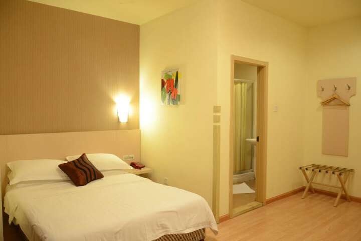 Room 3 of 11