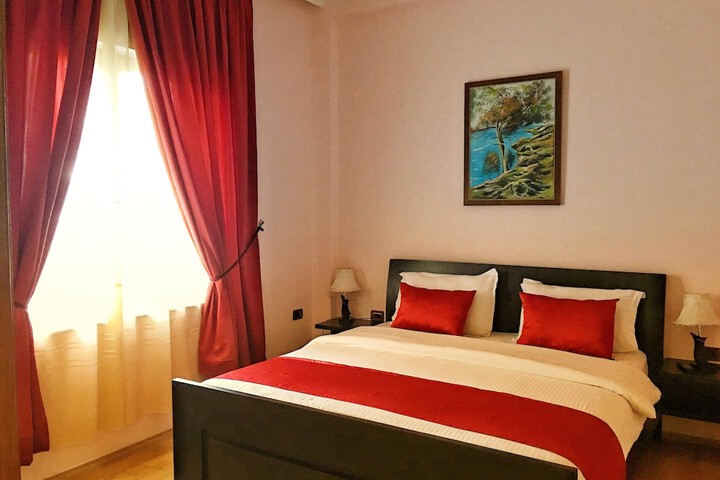 Room 6 of 38