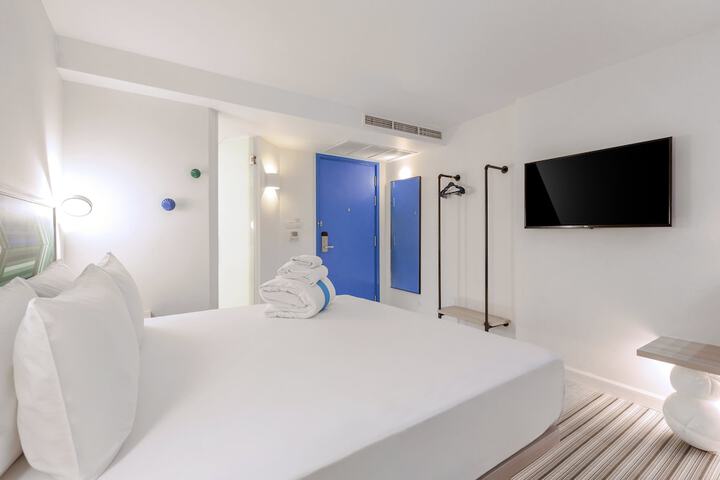 Room 25 of 73