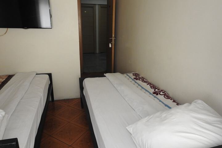 Room 9 of 25