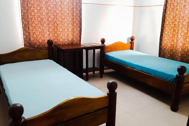 Room 3 of 25