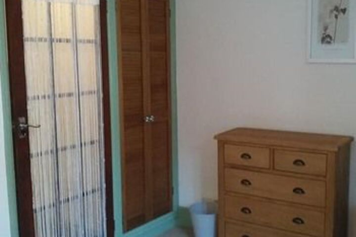 Room 9 of 31