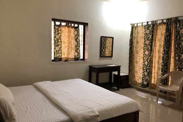Room 10 of 50