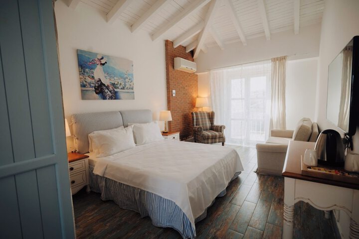 Room 3 of 45
