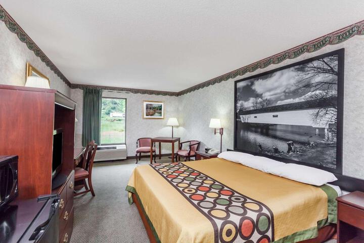 1 King Bed (7 of 16)