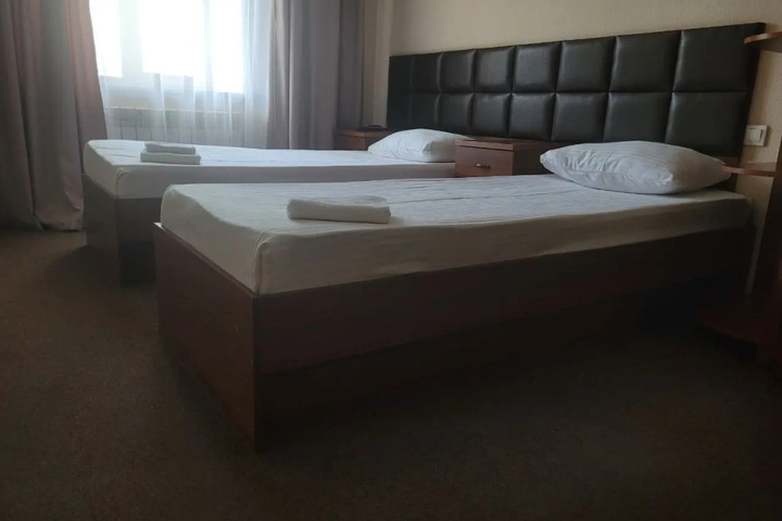 Room 8 of 11