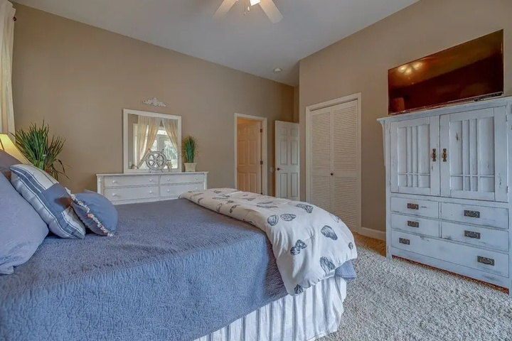 Room 6 of 27