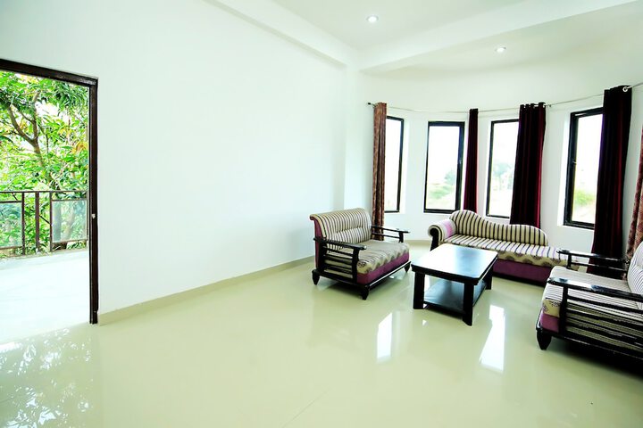Room 32 of 48