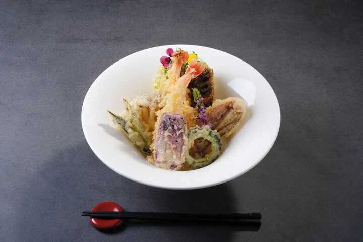 Dining 214 of 299