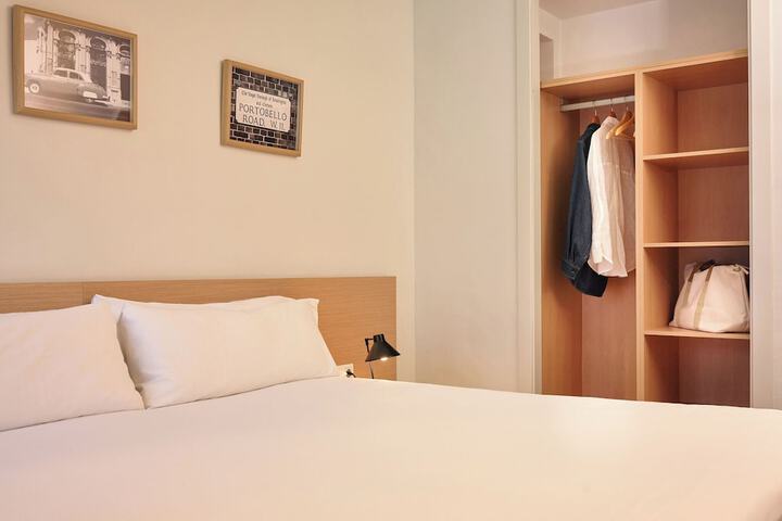 Room 18 of 83