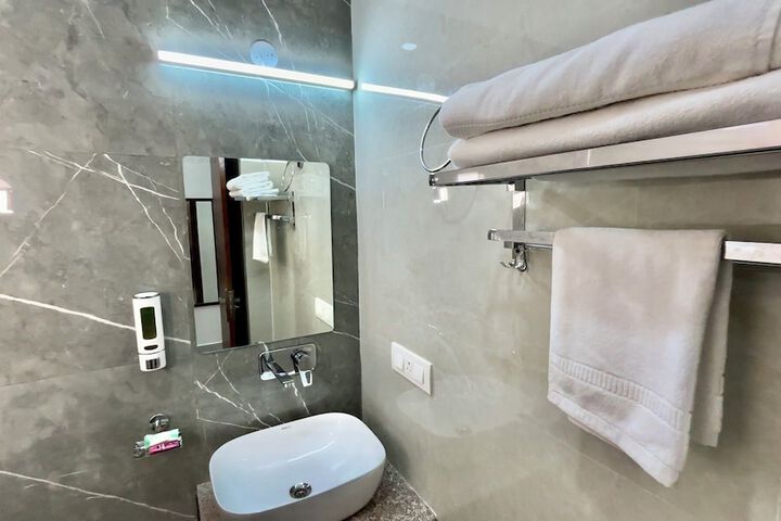 Room 17 of 22