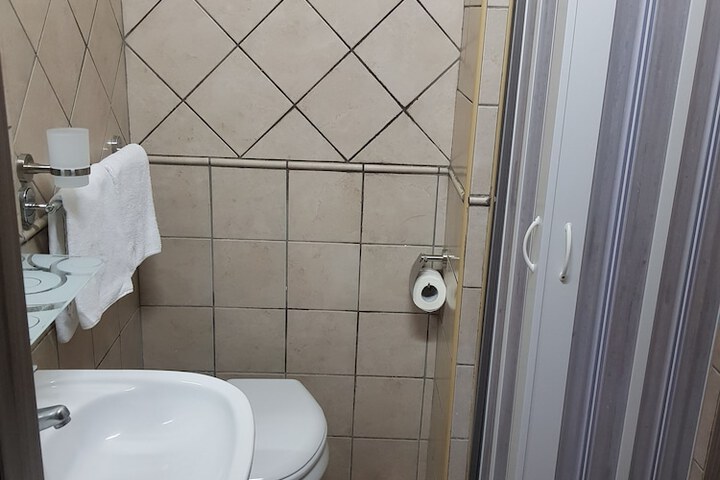 Room 51 of 63