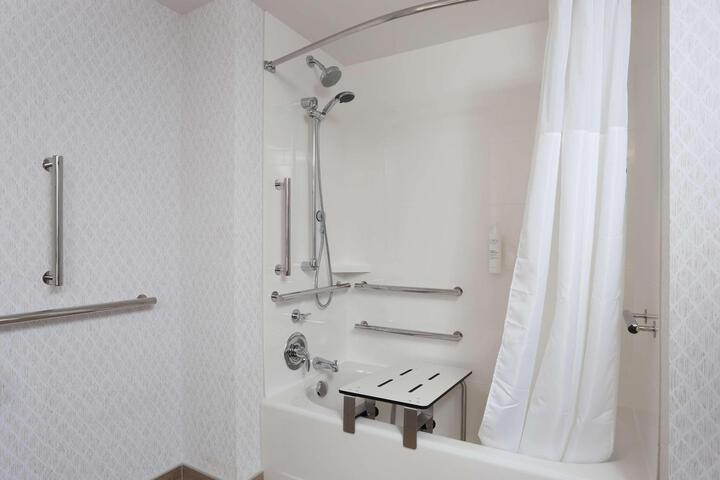 1 King Mobility Accessible with Tub (23 of 25)