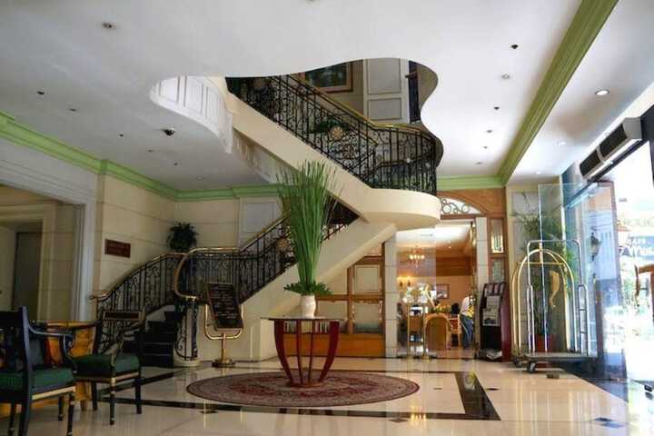 Hotel Lobby