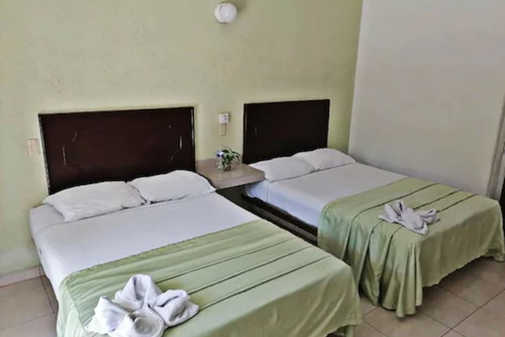 Room 4 of 13
