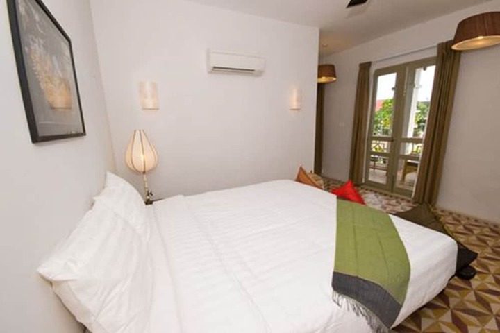 Room 6 of 40
