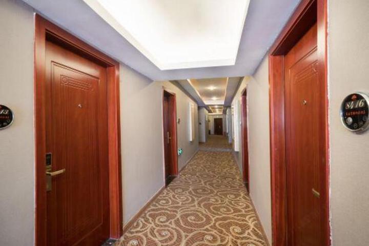 Xinxing Business Hotel