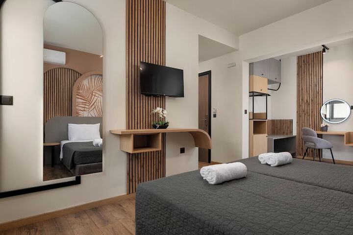 Room 2 of 21