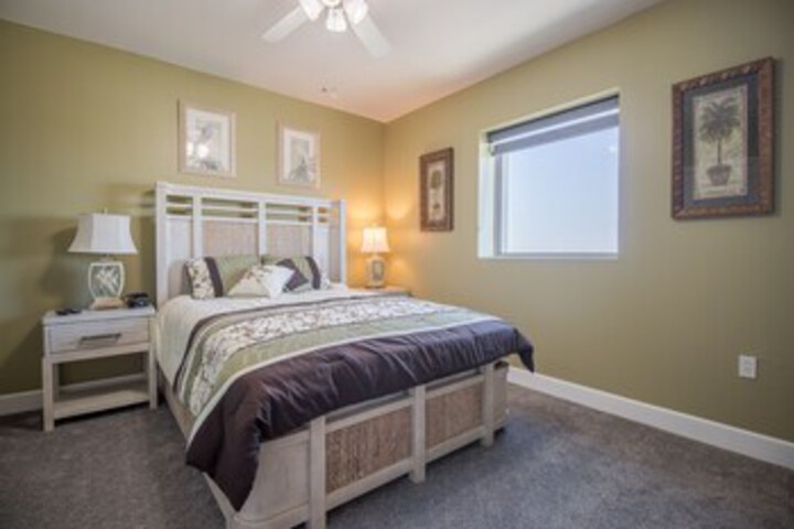 Room 27 of 32
