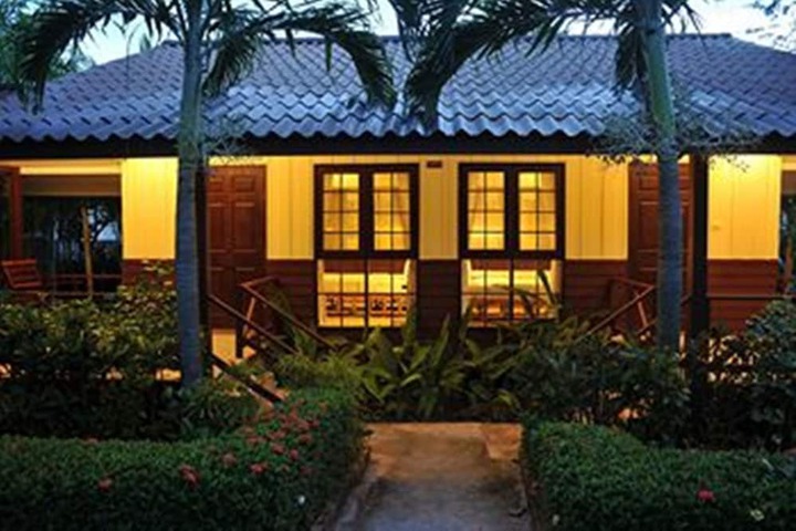 Hotel Exterior 66 of 71